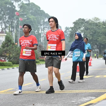 Runner Photo 7038030