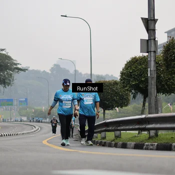 Runner Photo 7038032