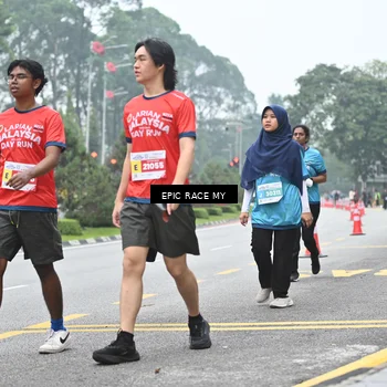 Runner Photo 7038038