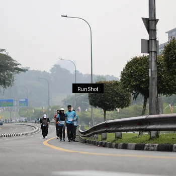 Runner Photo 7038041
