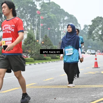 Runner Photo 7038042