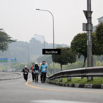 Runner Photo 7038043