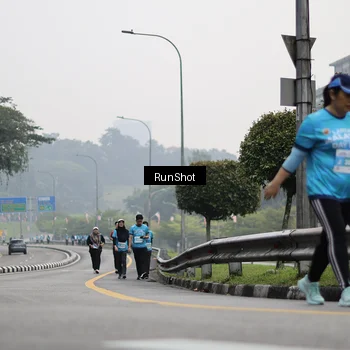 Runner Photo 7038048