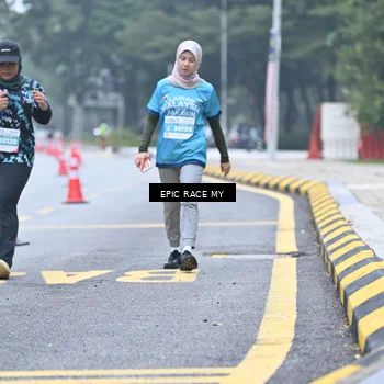 Runner Photo 7038050