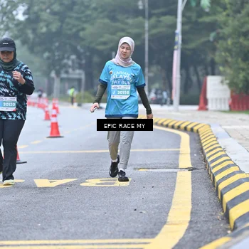 Runner Photo 7038054
