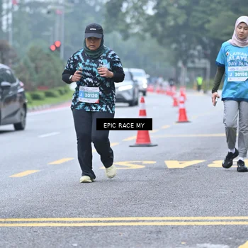 Runner Photo 7038056