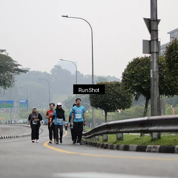 Runner Photo 7038065