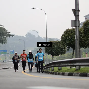 Runner Photo 7038067