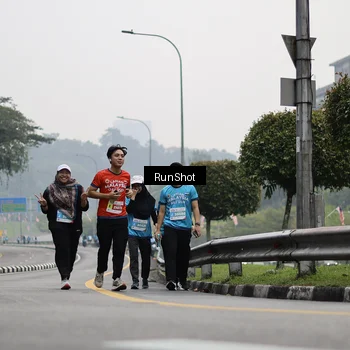 Runner Photo 7038068