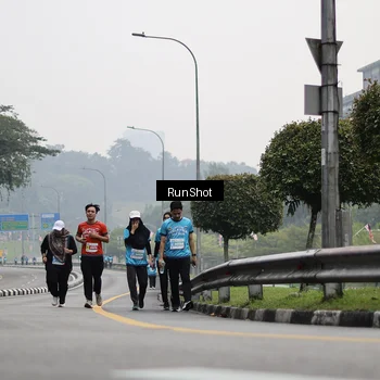 Runner Photo 7038070