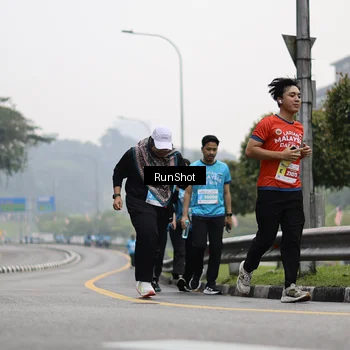 Runner Photo 7038074