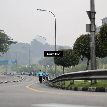 Runner Photo 7038102