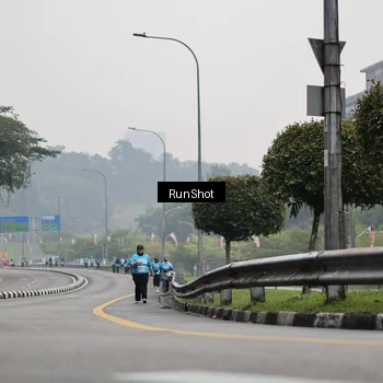 Runner Photo 7038105