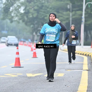 Runner Photo 7038111