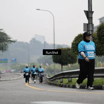 Runner Photo 7038153