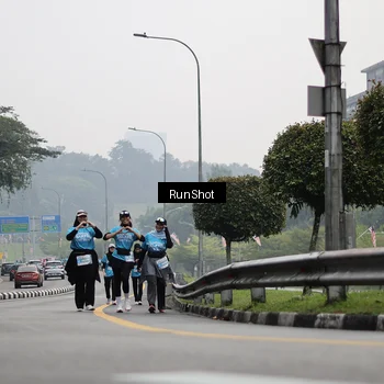 Runner Photo 7038181
