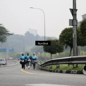 Runner Photo 7038184