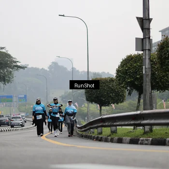 Runner Photo 7038193