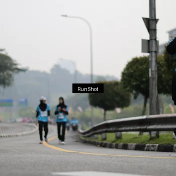 Runner Photo 7038200