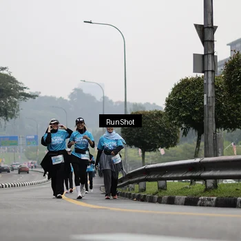 Runner Photo 7038210