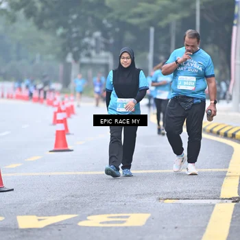 Runner Photo 7038215