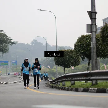 Runner Photo 7038225