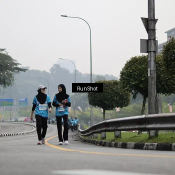 Runner Photo 7038228