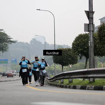 Runner Photo 7038235