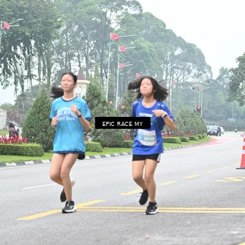 Runner Photo 7038283
