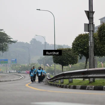Runner Photo 7038309