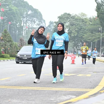 Runner Photo 7038338