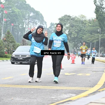 Runner Photo 7038339