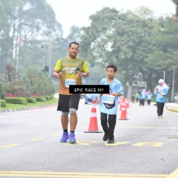 Runner Photo 7038351