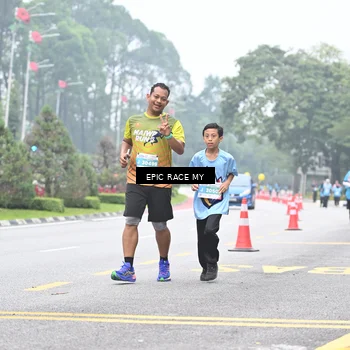 Runner Photo 7038354