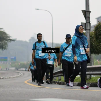 Runner Photo 7038357