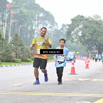 Runner Photo 7038363