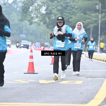 Runner Photo 7038391