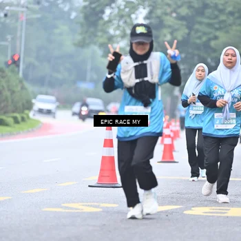 Runner Photo 7038400