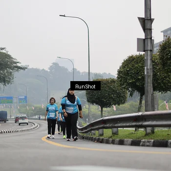 Runner Photo 7038404