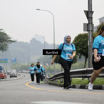 Runner Photo 7038413