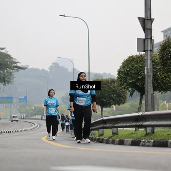 Runner Photo 7038433