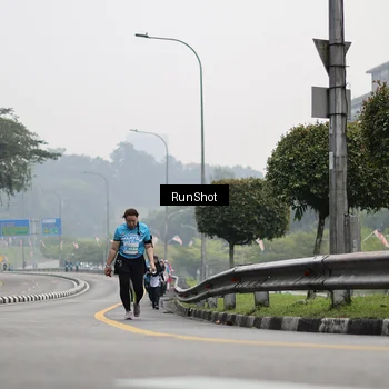 Runner Photo 7038441