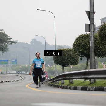 Runner Photo 7038453