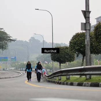 Runner Photo 7038464
