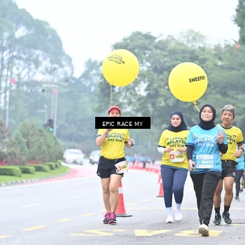 Runner Photo 7038472