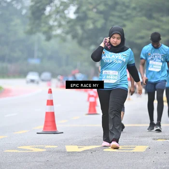 Runner Photo 7038557