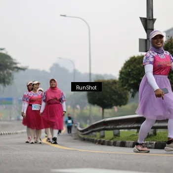 Runner Photo 7038600