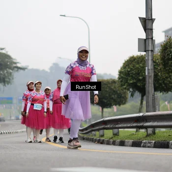 Runner Photo 7038623