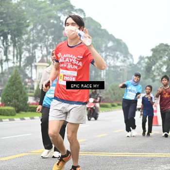 Runner Photo 7038634