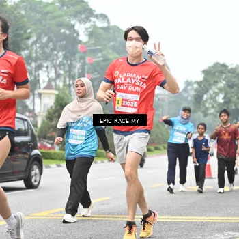 Runner Photo 7038635